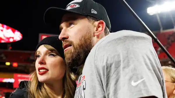 Taylor Swift Claps Back at 'Shockingly Offensive' Theory She'll Quit Music