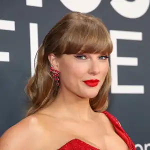 Taylor Swift Doesn’t Want to Go to Space Like Katy Perry: ‘It’s Cold, It’s Scary, Why Would I Do That?’