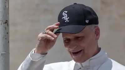 Chicago White Sox Fan Pope Leo Trash Talks Cubs Fan After Playoff Exit