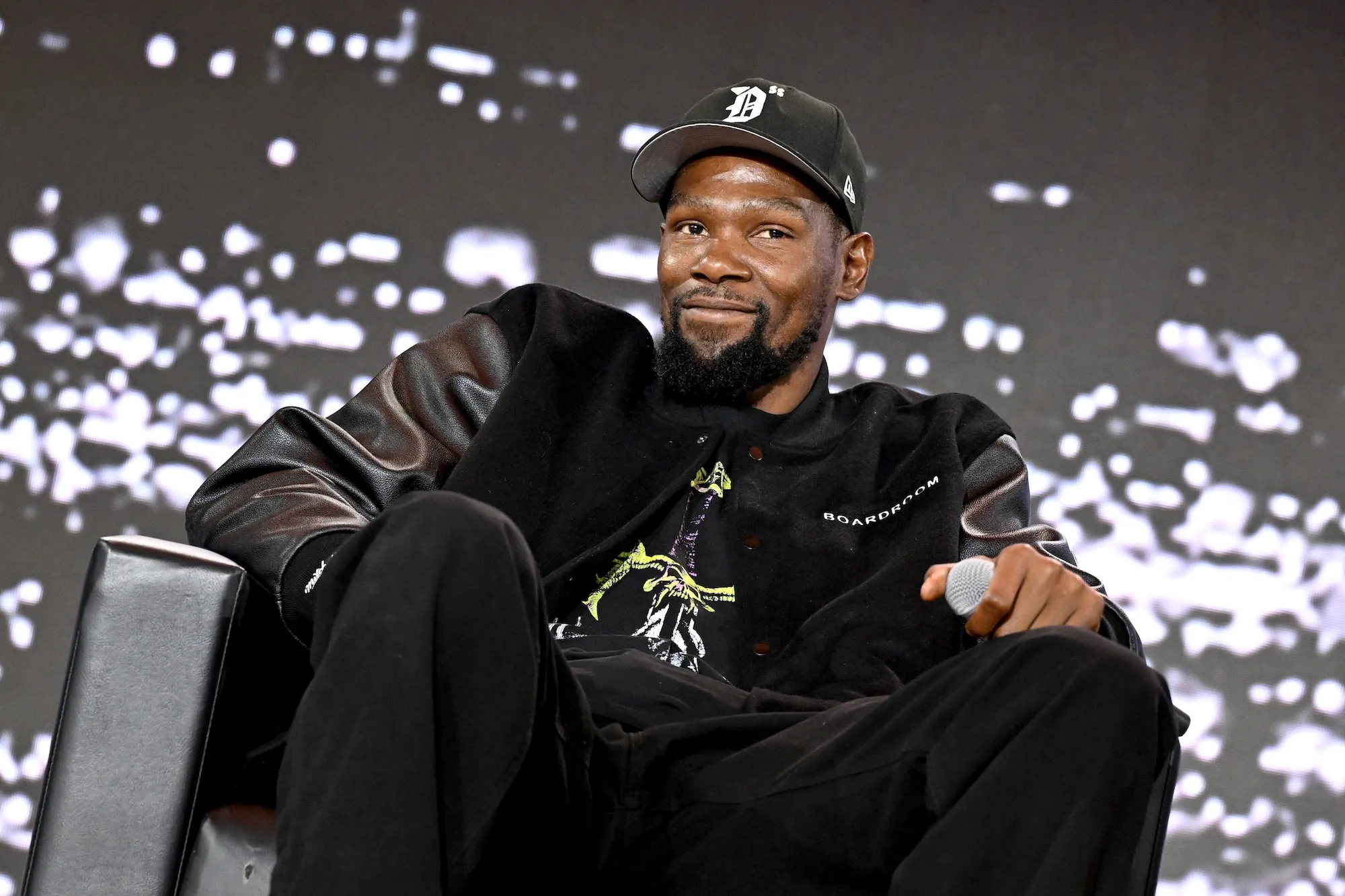 GettyImages-2221510573 kevin durant shoots his shot