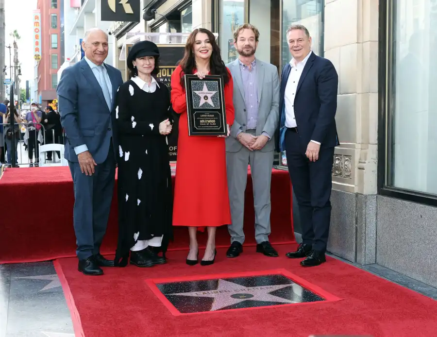 GettyImages-2239033230-Lauren-Graham-Walk-of-Fame