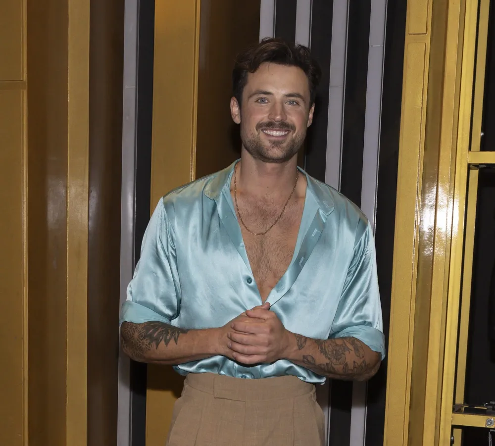 GettyImages-2242147058 dylan efron dancing with the stars injury broken nose