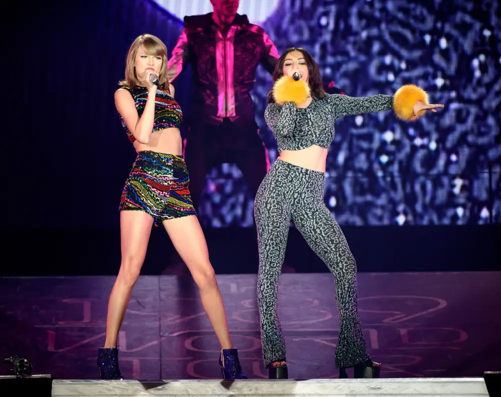 GettyImages-491211594-Taylor-Swift-Charli-XCX