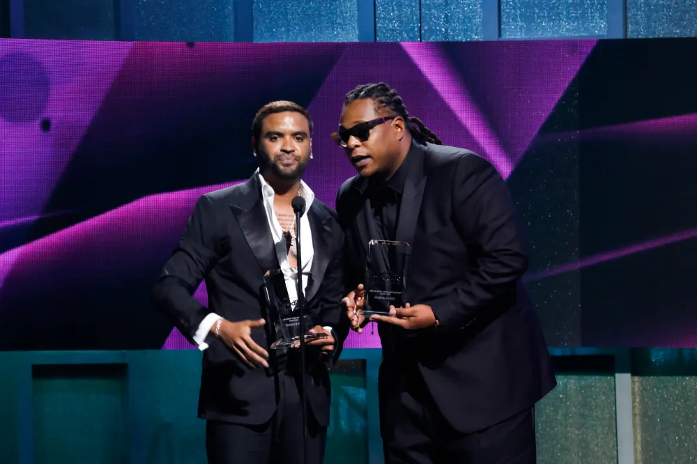 Zion y Lennox en los Premios Billboar de la M&uacute;sica Latina en 2017.