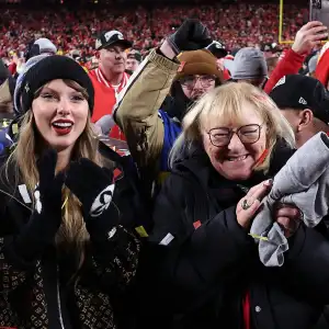 GettyImages2196385198 Donna Kelce Wears Taylor Swift Hat