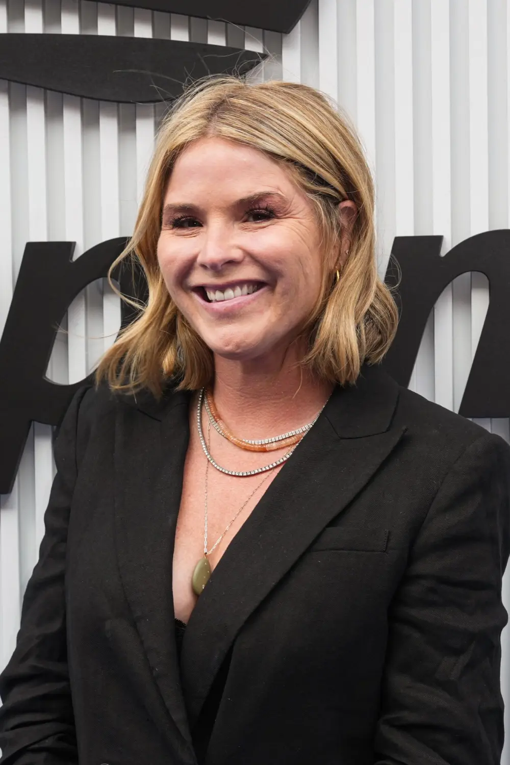 GettyImages2233915209 Stars Who Got Showgirl Messages From Taylor Swift