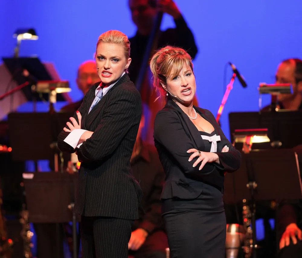 GettyImages81502895 Elaine Hendrix and Lisa Ann Walter Friendship Through the Years