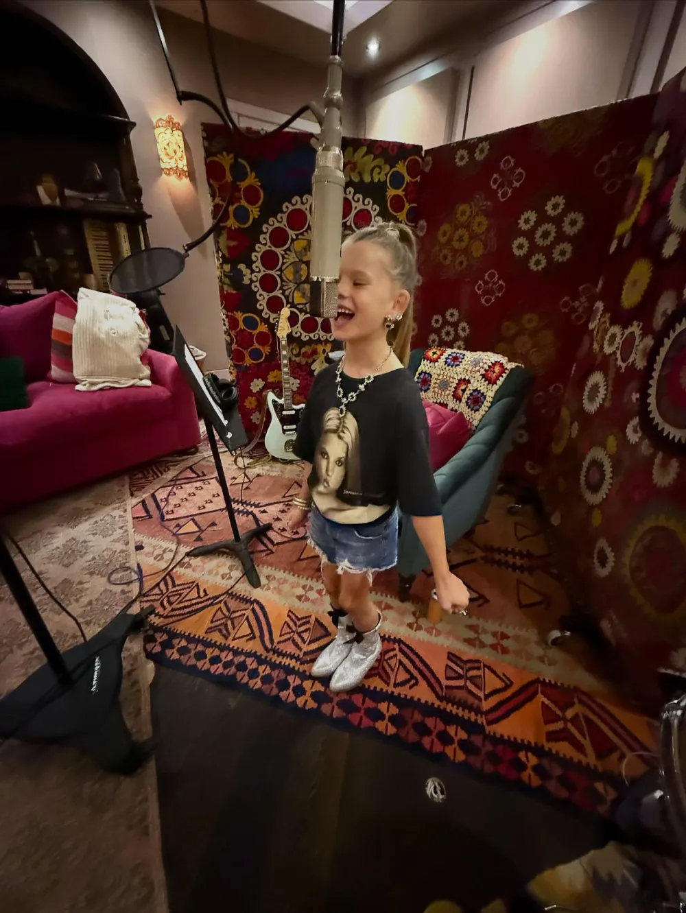 Jessica Simpson s Daughter Birdie 6 Is Her Twin as She Dresses Up as Mom for Spirit Week at School image 6415410