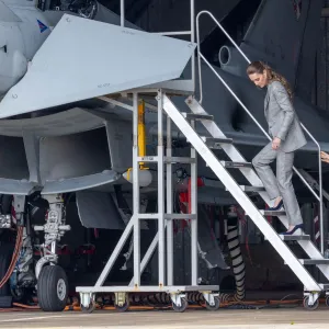 Kate Middleton Walks Backwards in Stilettos While Getting Off a Fighter Jet Like a Royal Pro
