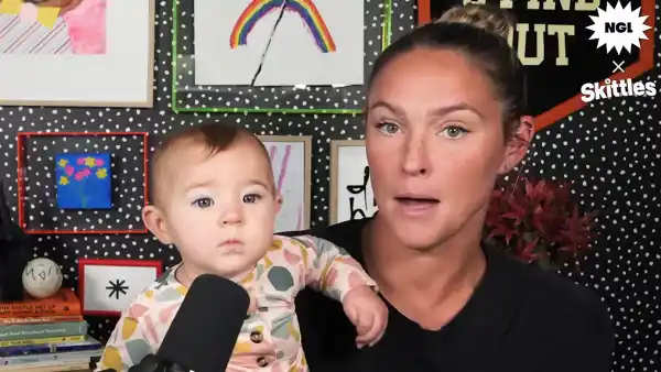 Kylie Kelce Shows Baby Finn s Face Breast Feeds During Podcast
