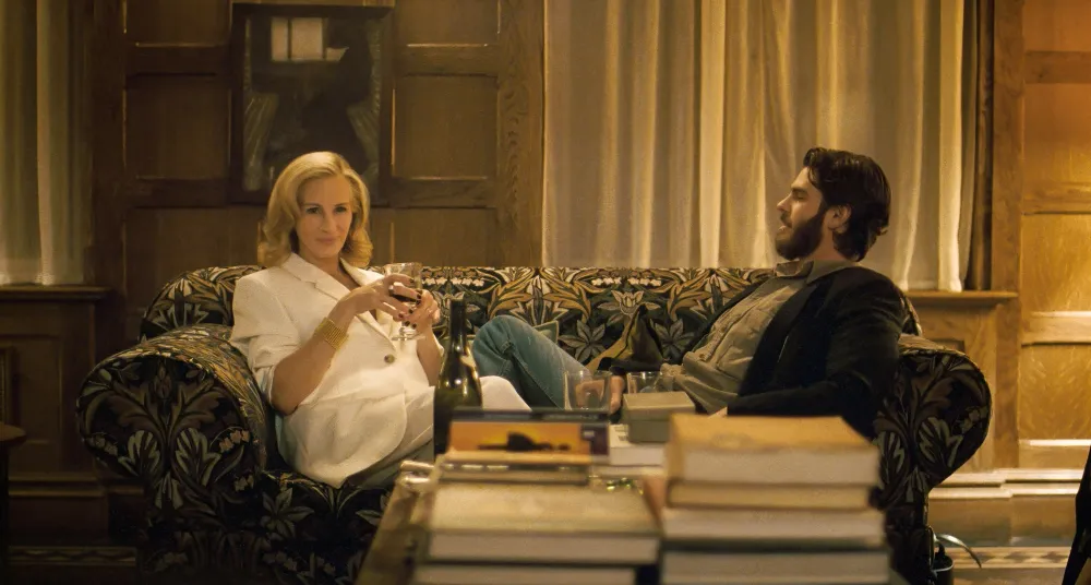 Julia Roberts, Andrew Garfield After the Hunt