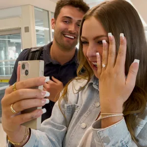 Madison-and-Joe-Ring-Love_Is_Blind_n_S9_E7_00_39_53_04R