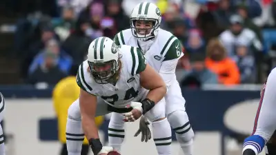 Mark-Sanchez-and-Nick-Mangold-GettyImages-158878149.