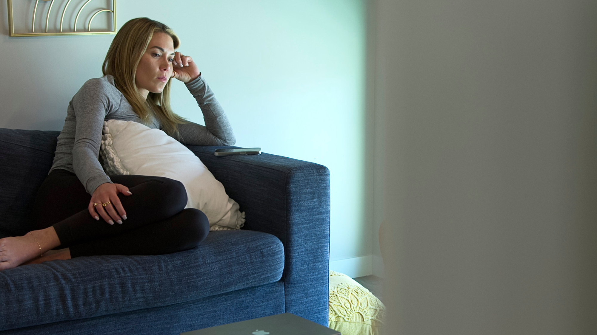 Megan-Love_Is_Blind_n_S9_E12_00_59_49_00R