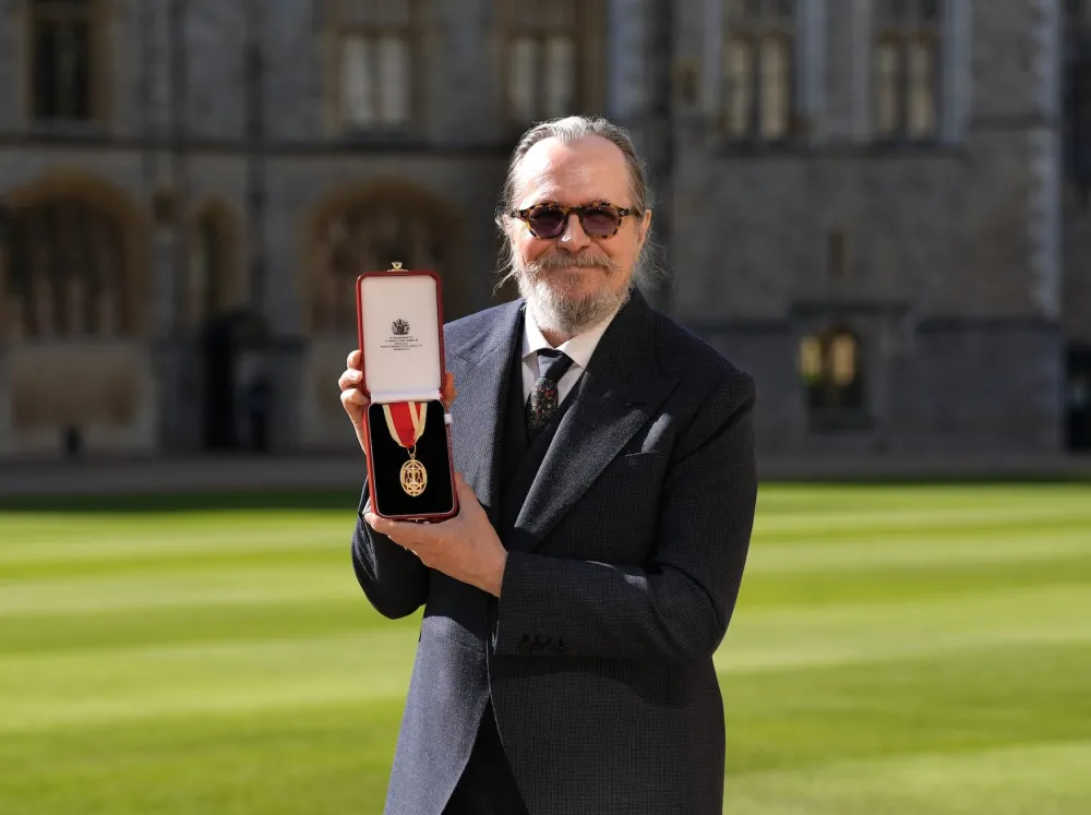 Prince William Had Fangirl Moment Over Gary Oldman During Knighthood Ceremony