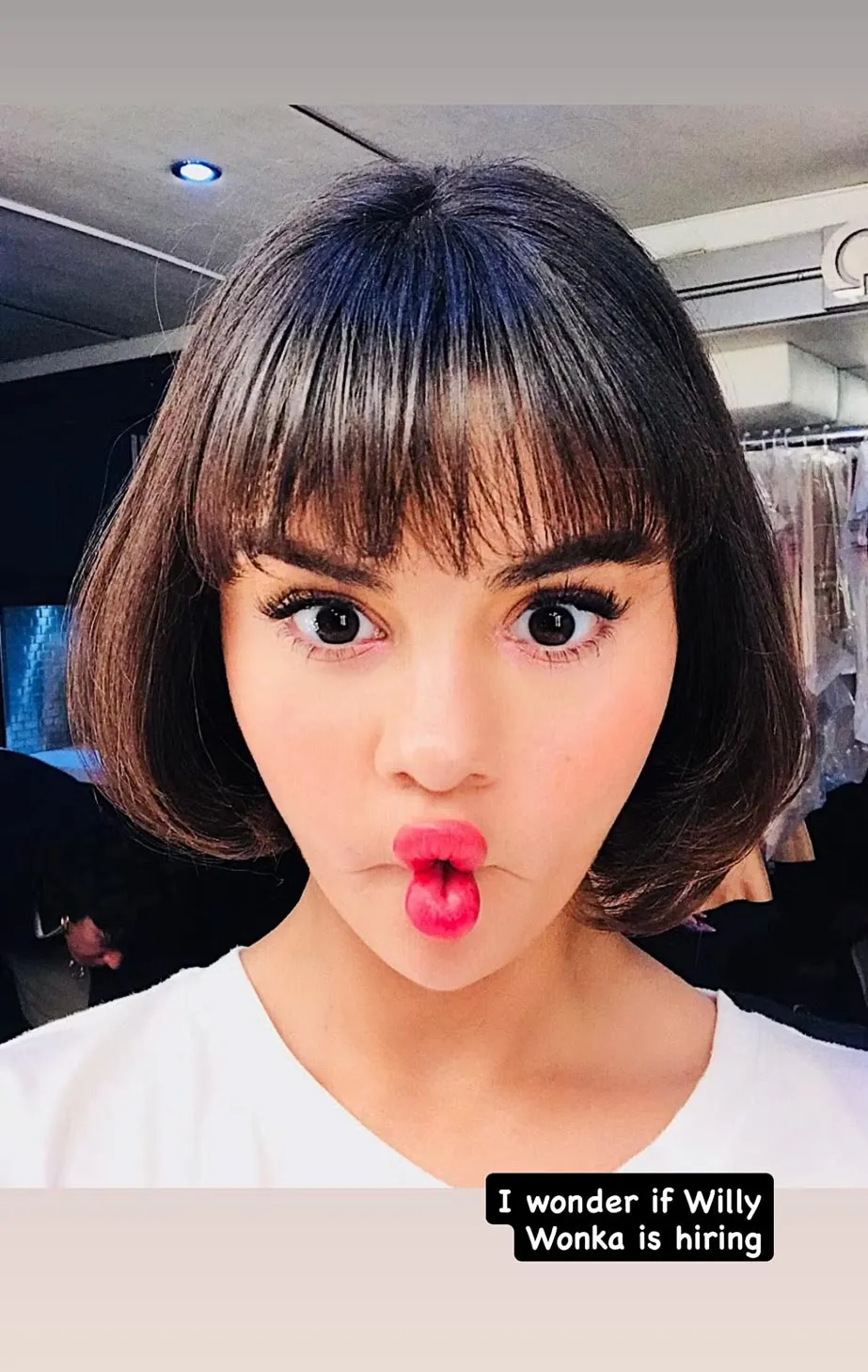 Selena Gomez Roasts Her New Willy Wonka Haircut After Benny Blanco Wedding IMG_2333
