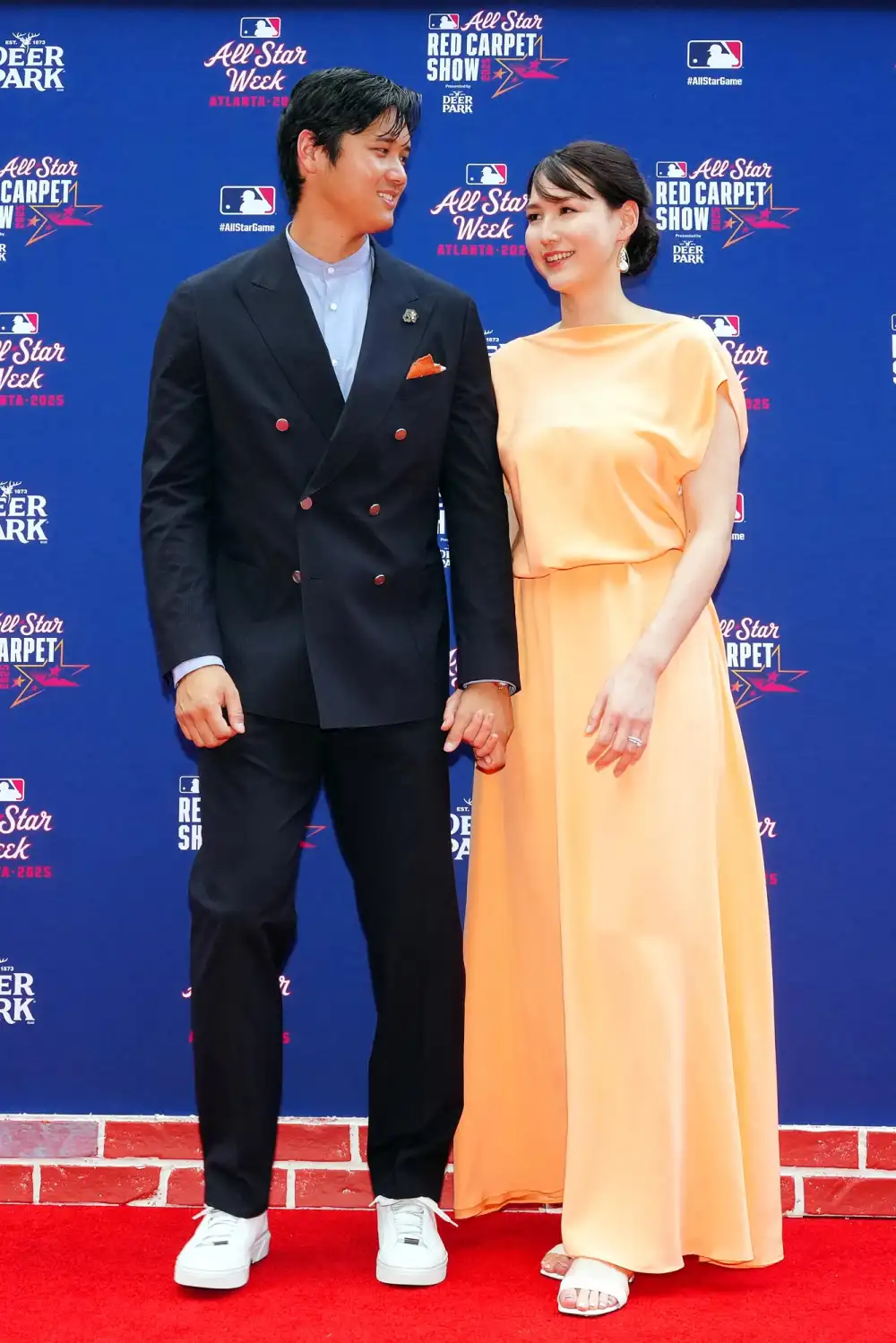 Shohei Ohtani s Wife Responds to We Don t Need You Chants From Blue Jays Fans at World Series GettyImages 2224628427