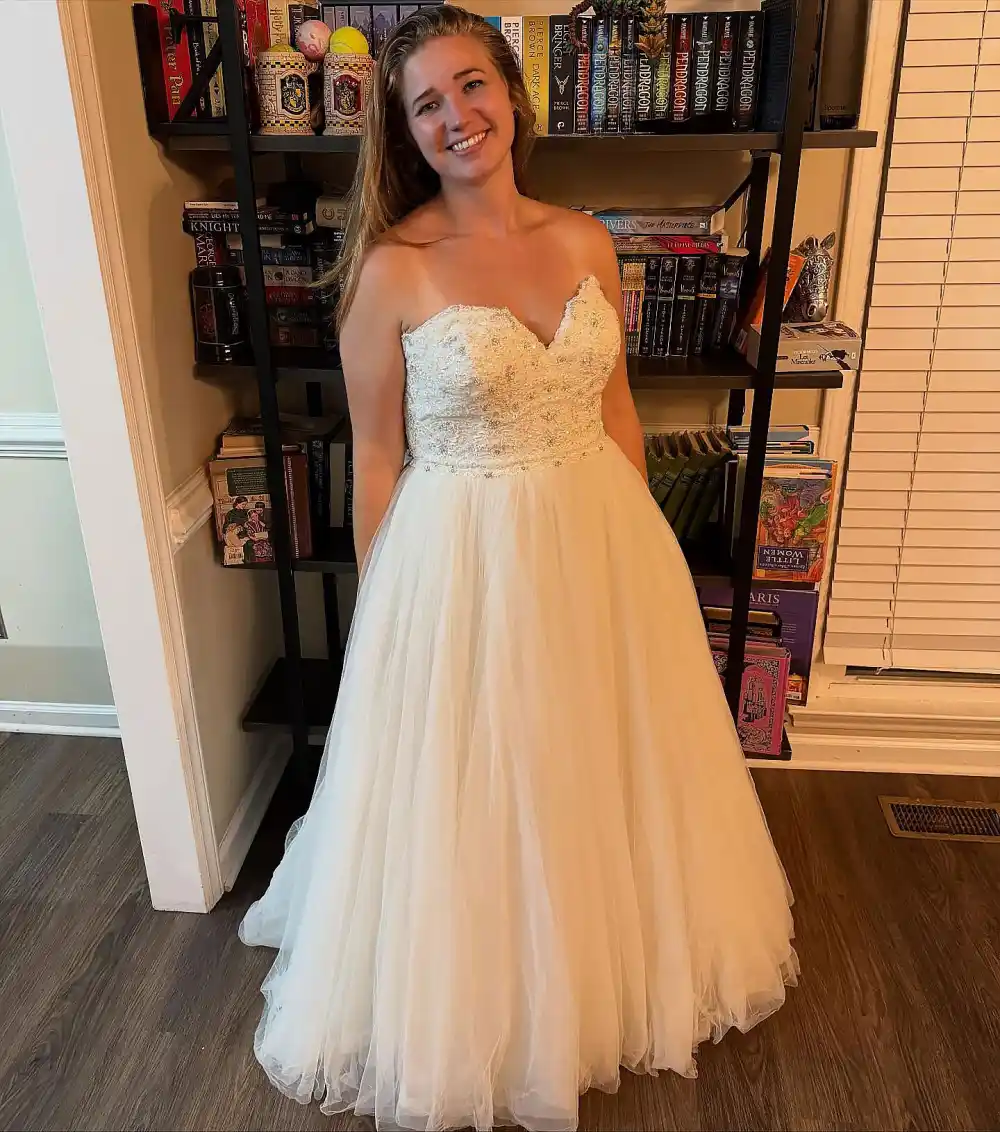 Sister Wives Mykelti Brown Tries on Wedding Dress Again After Weight Loss
