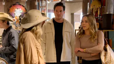 Sparkle-Megan-and-Jordan-Love_Is_Blind_n_S9_E11_00_22_29_10R