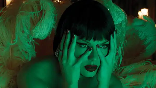 Taylor-Swift-Life-of-a-Showgirl-ItsRapturous_Front