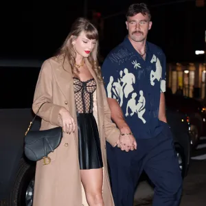 Taylor Swift Travis Kelce Have Dinner Date After Chiefs Game