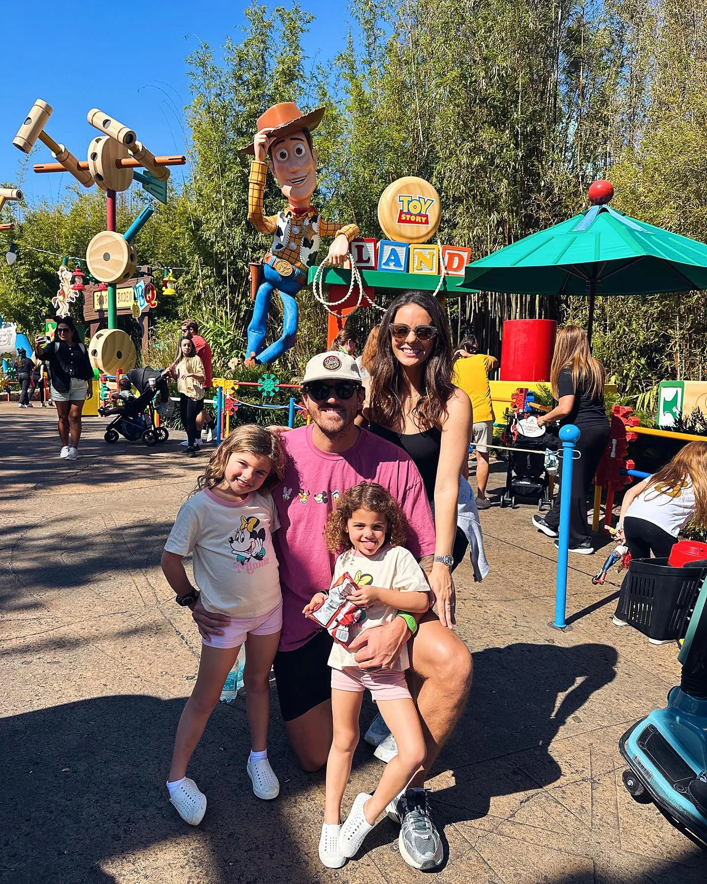 Toronto Blue Jays Pitcher Kevin Gausman s Family Guide Wife Taylor and Their 2 Daughters 004