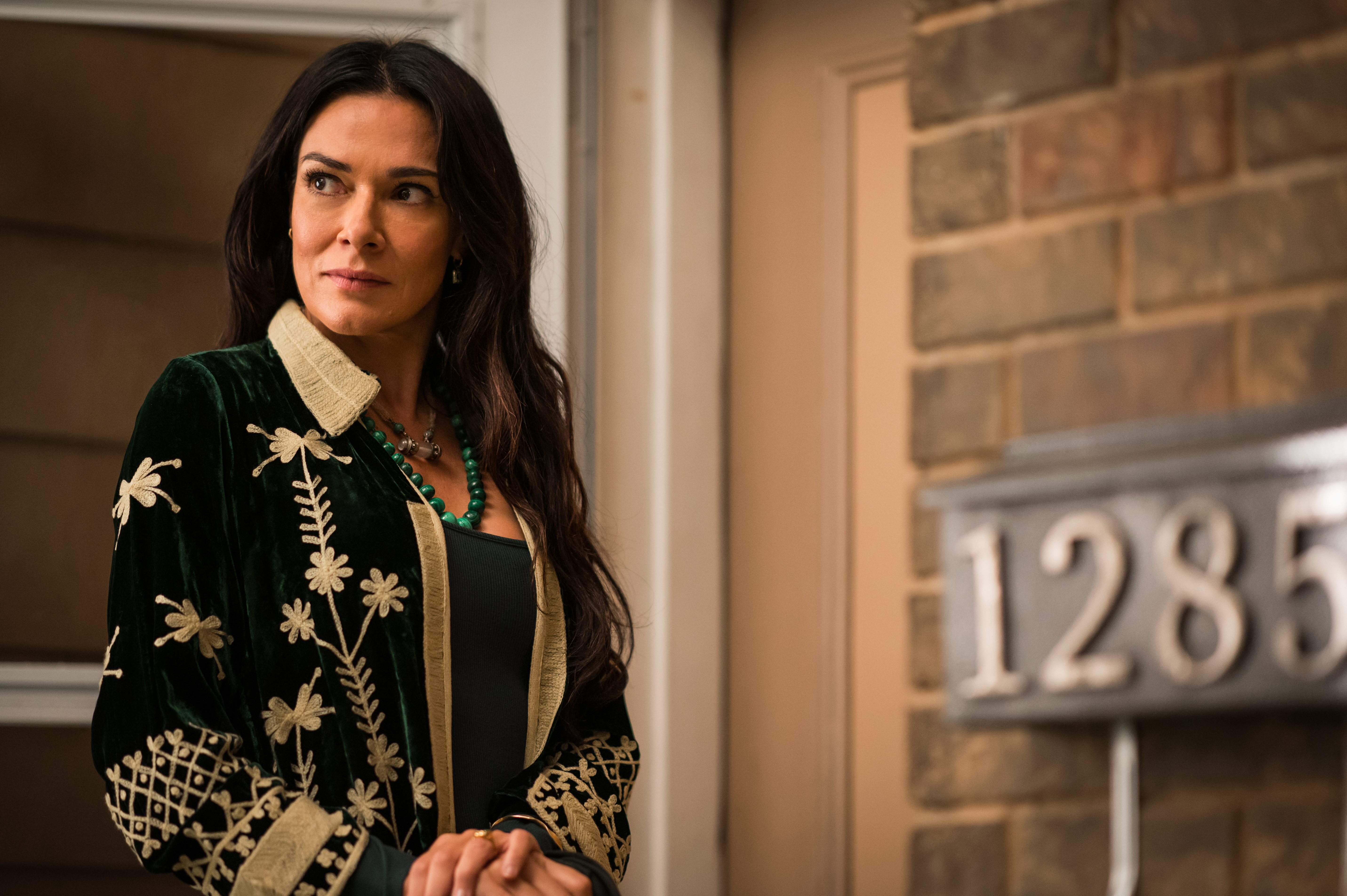 Last Frontier's Simone Kessell Pokes Fun at Joining New Show