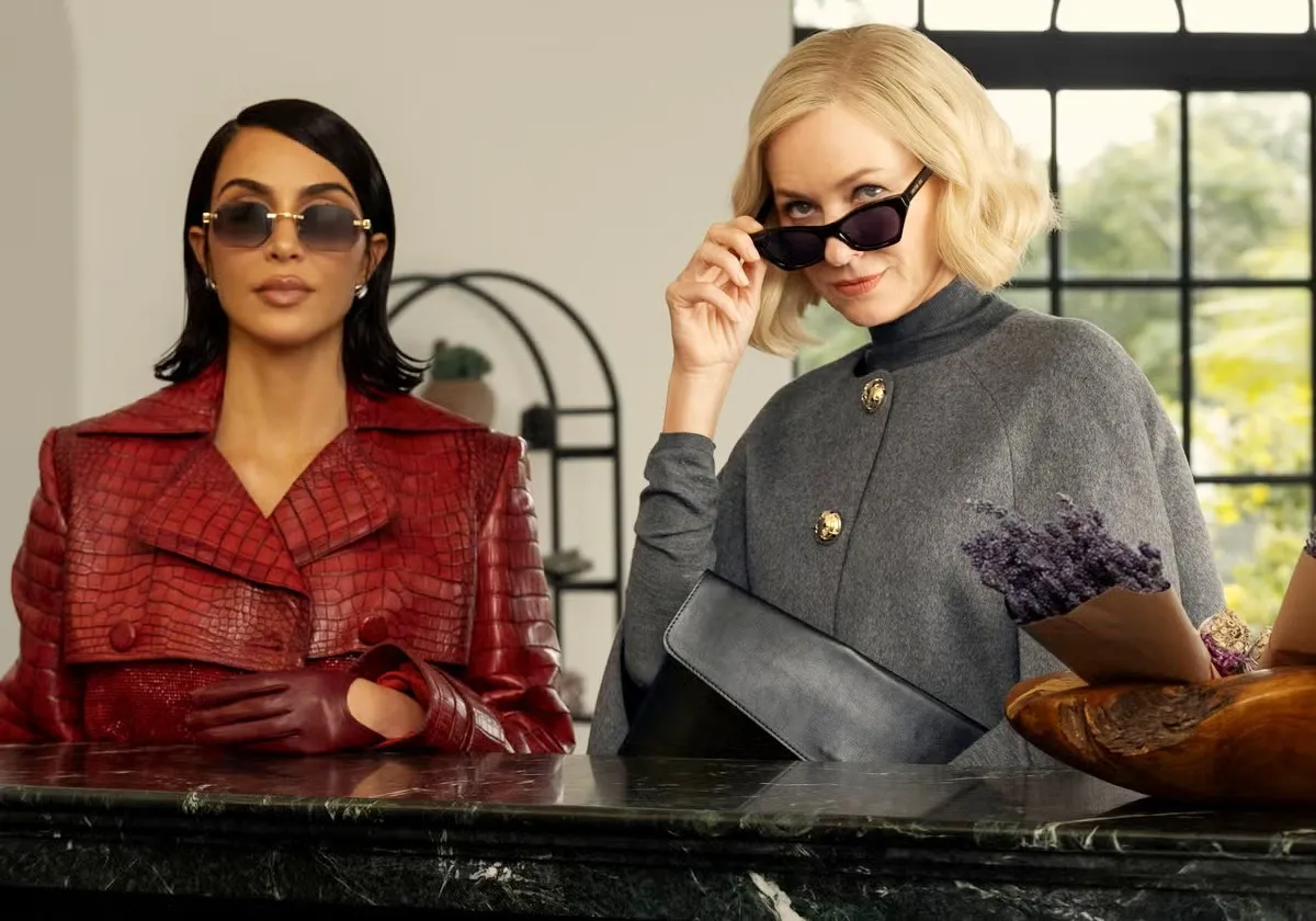 Kim Kardashian and Naomi Watts in All's Fair