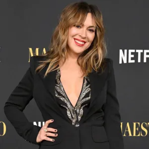 Alyssa Milano Anti-Thinning Hair Bundle