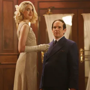 Margaret Qualley and Ethan Hawke in Blue Moon