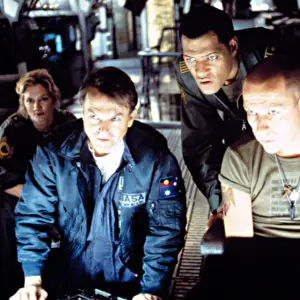 Joely Richardson, Sam Neill, Laurence Fishburne, Sean Pertwee in Event Horizon