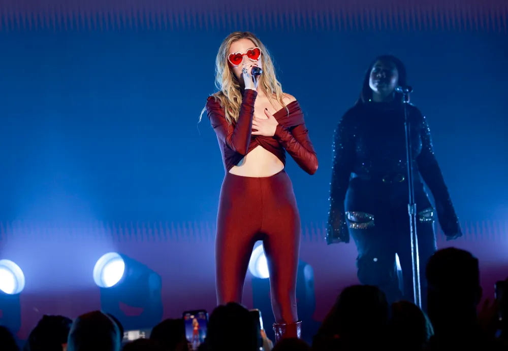 gettyimages-2237463303-kelsea-ballerini