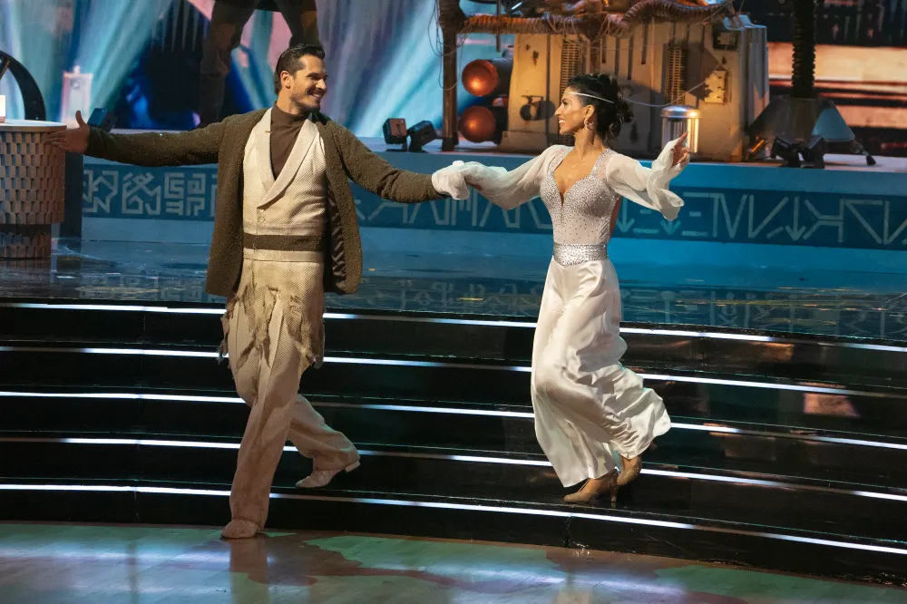 Hilaria Baldwi and Gleb Savchenko