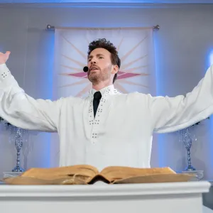 Chris Evans in Honey Don't