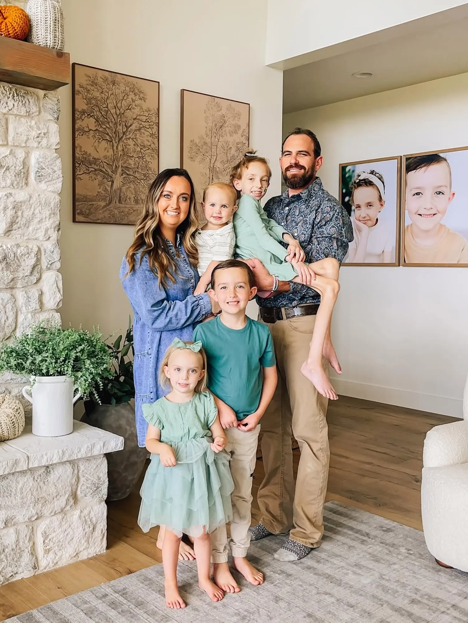 Mom of 9-Year-Old Influencer With Stage 4 Cancer Emotionally Shares ‘Every Day Feels Heavy’