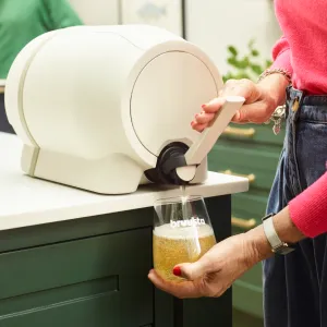 Bruusta kombucha starter kit lifestyle image