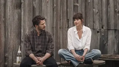 Chris Evans and Dakota Johnson in Materialists