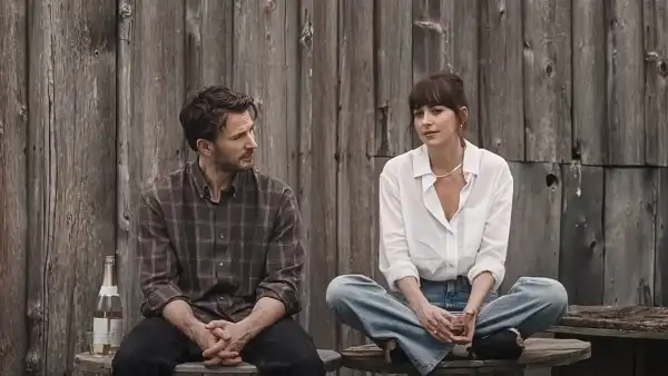 Chris Evans and Dakota Johnson in Materialists