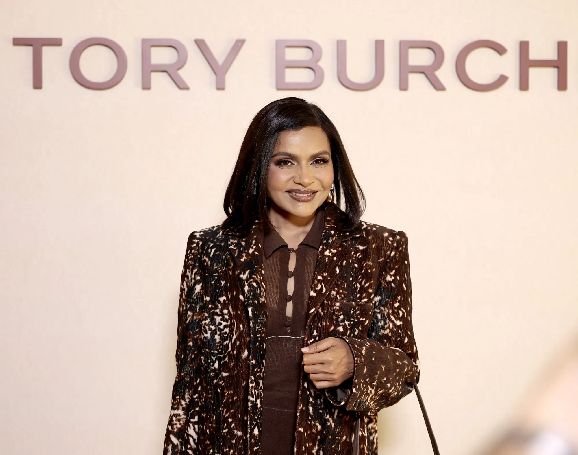 NEW YORK, NEW YORK - SEPTEMBER 15: Mindy Kaling attends Tory Burch Spring/Summer 2026 during New York Fashion Week at One Hanson Place on September 15, 2025 in New York City. (Photo by Dimitrios Kambouris/Getty Images for Tory Burch)