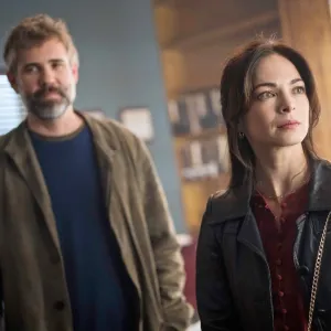 Rossif Sutherland, Kristin Kreuk in Murder in a Small Town