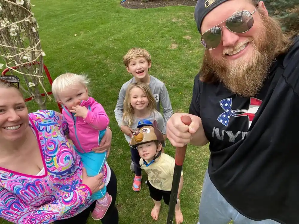 Nick Mangold Family Guide: Meet the Late NFL Star's Wife and 4 Kids