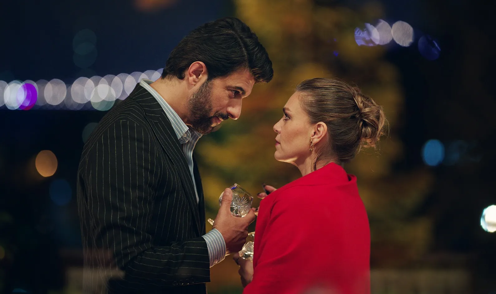 Aslı Enver, Engin Akyürek in Old Money