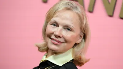 Pamela Anderson levi's jean