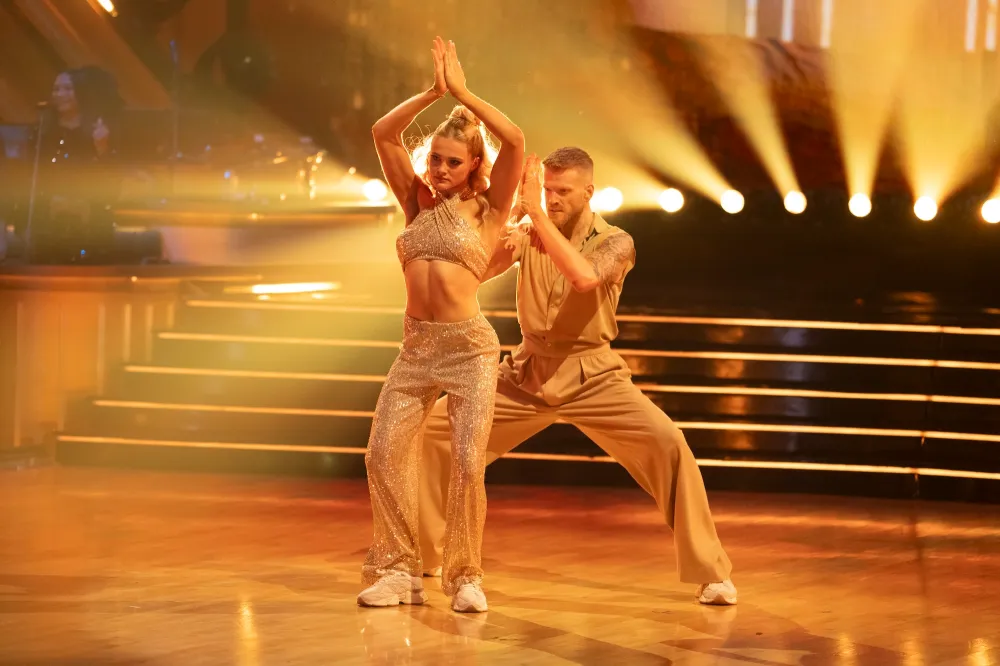 Rylee Arnold&rsquo;s &lsquo;DWTS&rsquo; Partner Scott Hoying Shares Advice From &lsquo;Good Luck Charm&rsquo; Stephen Nedoroscik