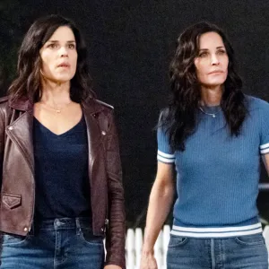 Neve Campbell, Courteney Cox in 2022's Scream