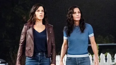 Neve Campbell, Courteney Cox in 2022's Scream