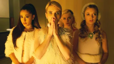 Ariana Grande, Emma Roberts, Abigail Breslin, Billie Lourd in Scream Queens