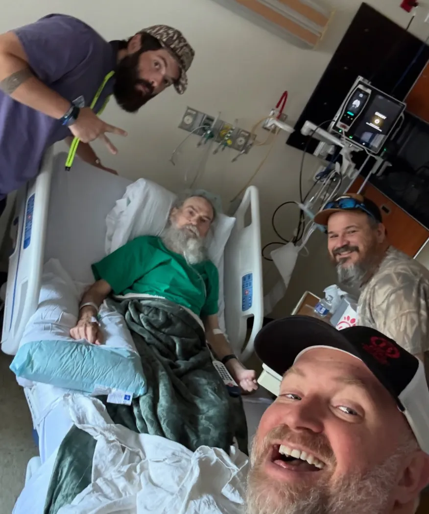 Duck Dynasty&rsquo;s Silas 'Uncle Si' Robertson Is Hospitalized After Complications 