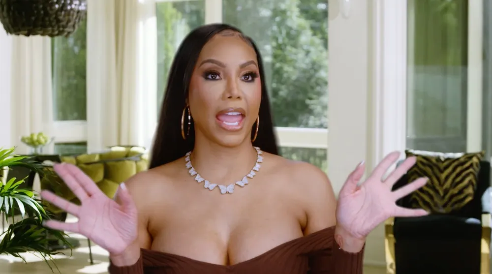 The Braxtons Sneak Peek Maid of Honor Tamar Braxton Debates Attending Sister Towandas Wedding
