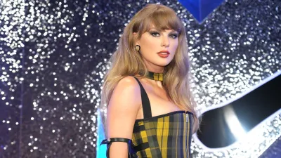 Taylor Swift Handbag Lookalike